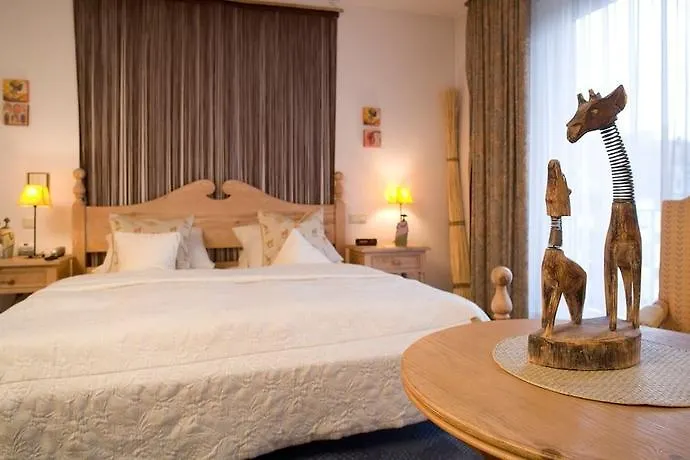 Hotel Lessing Дюссельдорф 4*,