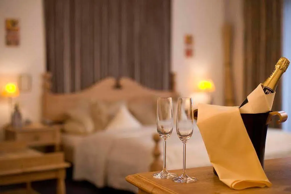 Hotel Lessing Дюссельдорф Германия